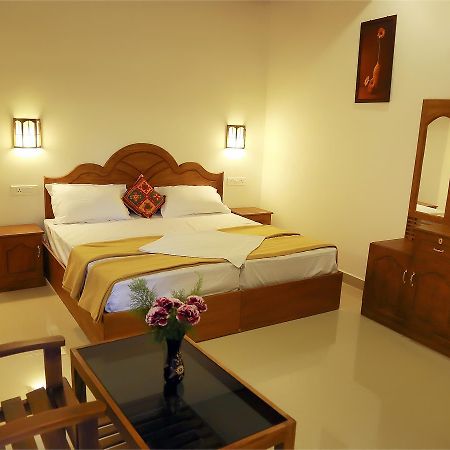 Holiday Villa 테카디 외부 사진